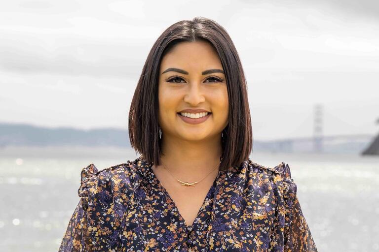 Headshot of Monica De La Cruz